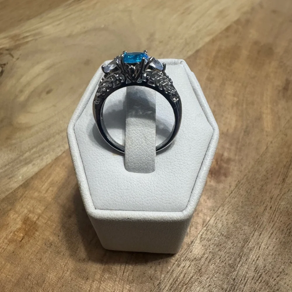 LASTACT WEDDING RING SIZE 6